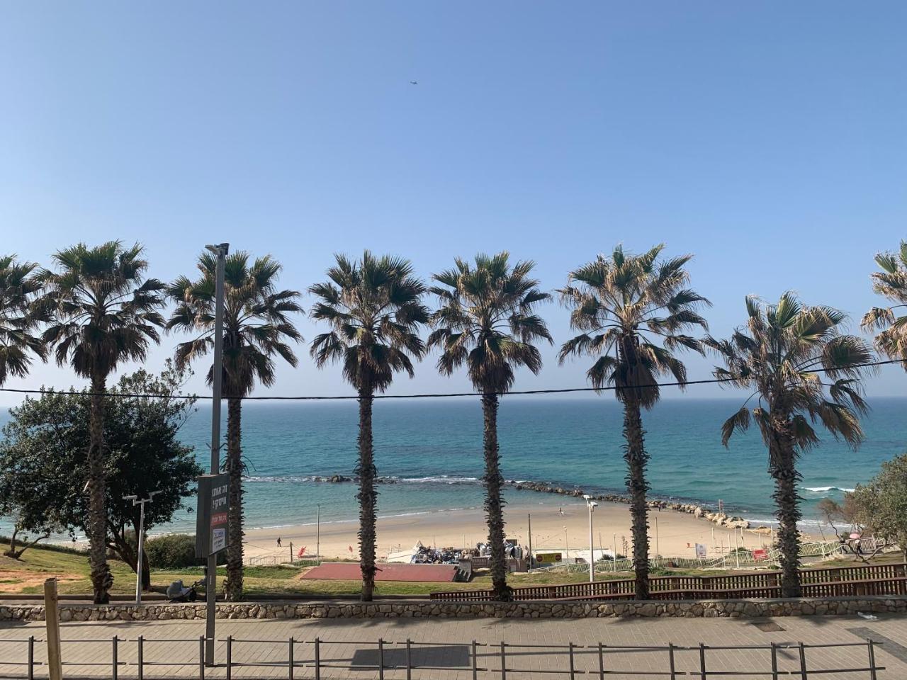 Spat Beach Bat Yam Exterior photo